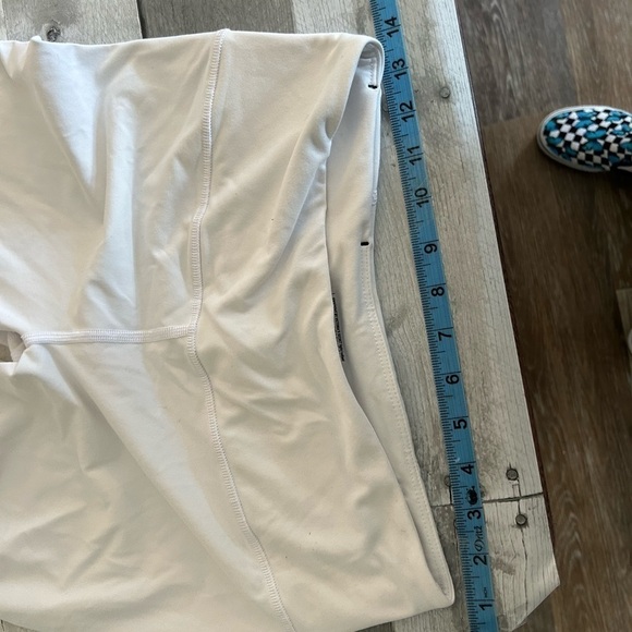 Victoria Secret Medium white leggings ankle with cutouts mess sides - Picture 2 of 6